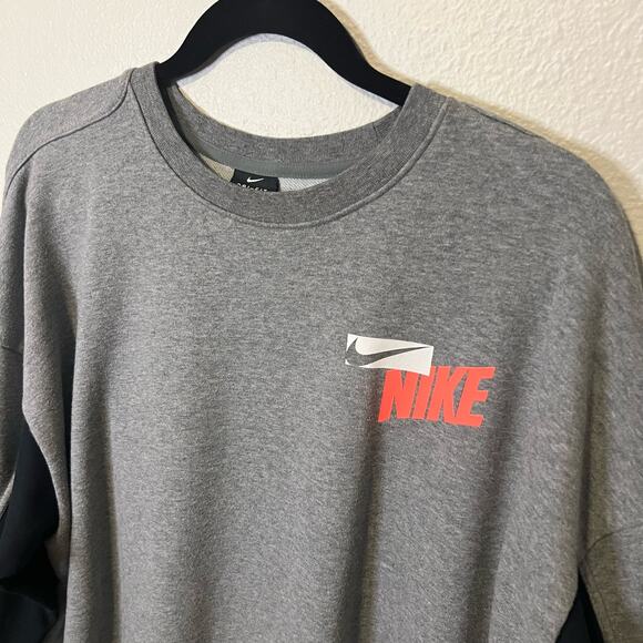 Nike Gray and Black Crewneck Sweatshirt Size Large - Picture 2 of 6